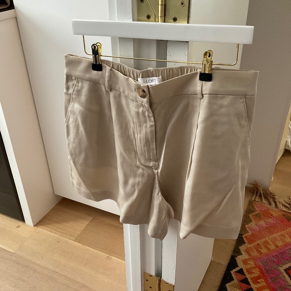 Loft size 10 Women’s Khaki shorts